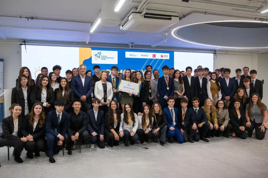 How to foster entrepreneurship in children and adolescents: what the evidence says and what the best schools are doing